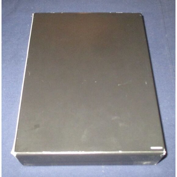 Game of Thrones: The Complete First Season (DVD, 2011, 5-Disc Set) - Picture 2 of 8